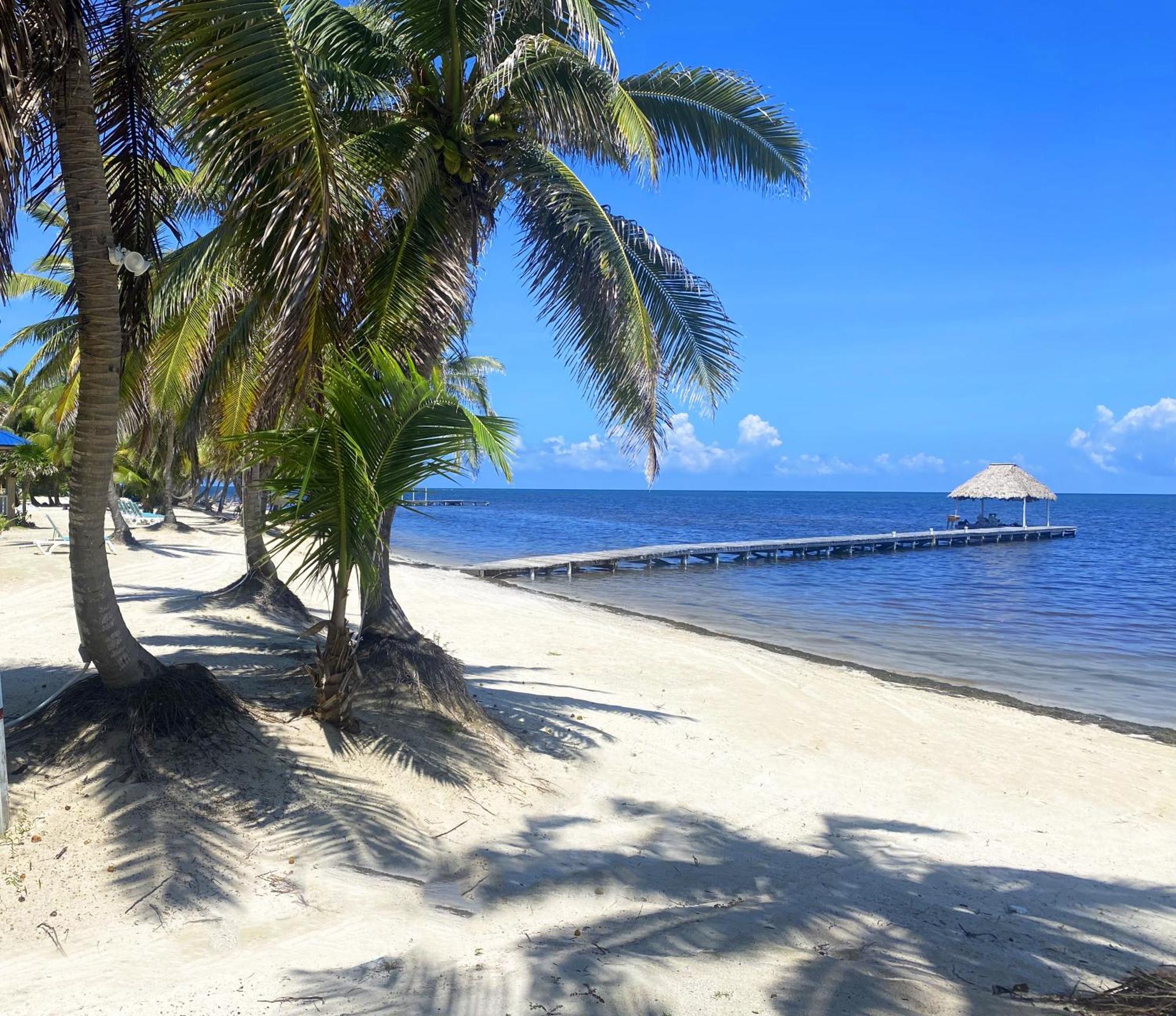 Sapphire Beach Resort San Pedro  Exterior photo